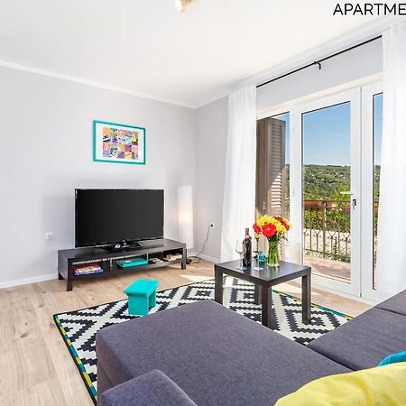 Apartments Alyss Lovran Luaran gambar