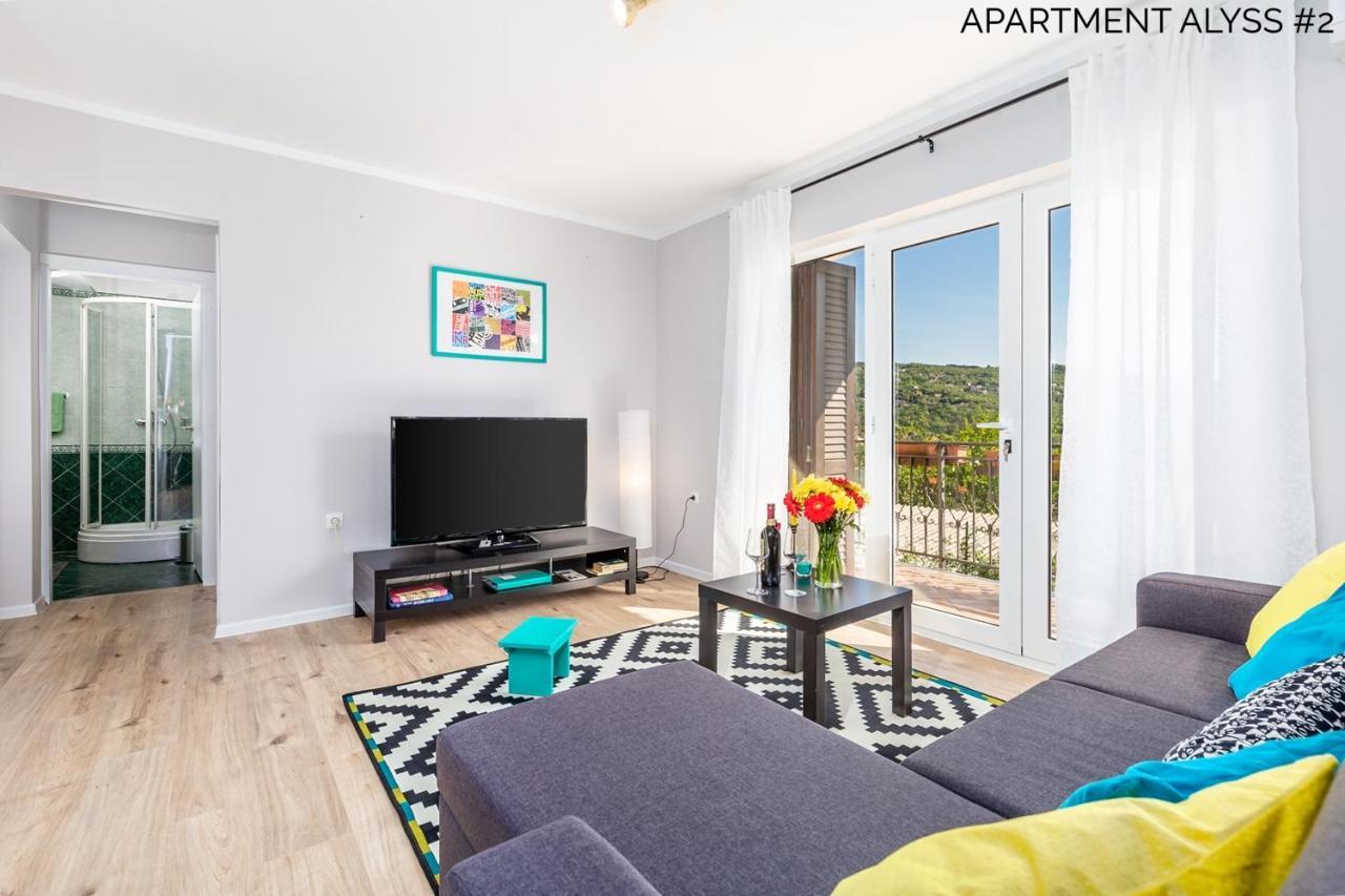 Apartments Alyss Lovran Luaran gambar