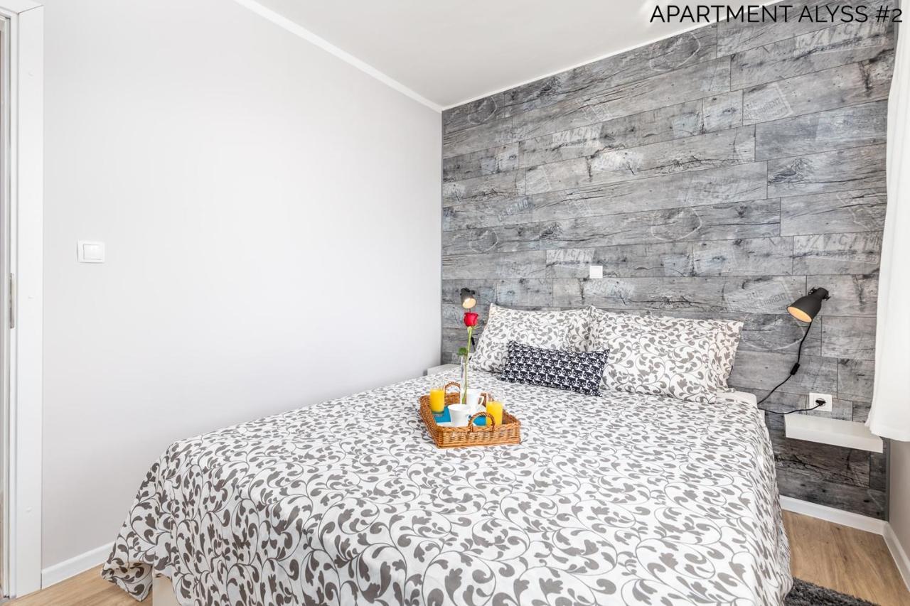 Apartments Alyss Lovran Luaran gambar